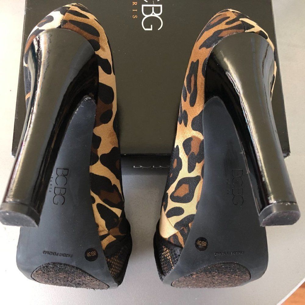 BCBG Paris Phynia Leopard Pump‎ - Picture 8 of 10